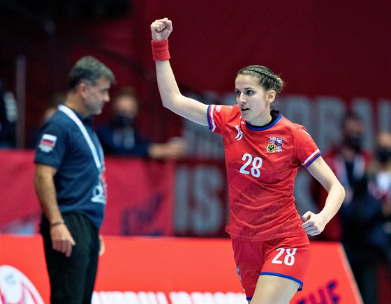 Reprezentantka árka Maríková bhem zápasu proti Rusku na Euru.