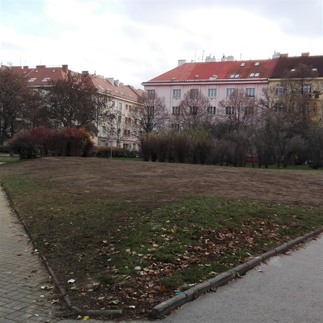 <p>Foto z Náměstí Interbrigády. Takto to vypadá bez pomníku Koněva.</p>