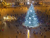 Od neděle září na plzeňském náměstí Republiky vánoční strom. Je to jedle... Od neděle září na plzeňském náměstí Republiky vánoční strom. Je to jedle...
