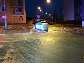 V Plzni na Košutce praskl hlavní vodovodní řad. Bez vody se ocitly stovky... V Plzni na Košutce praskl hlavní vodovodní řad. Bez vody se ocitly stovky...