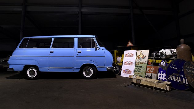 V Mrai na Beneovsku vznik muzeum Svt kodovek. Na snmku ze 7. prosince 2020 je automobil koda 1203 v depoziti muzea.