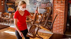 Většina restaurací se připravuje na restart ve čtvrtek 3. prosince. Na snímku... Většina restaurací se připravuje na restart ve čtvrtek 3. prosince. Na snímku...