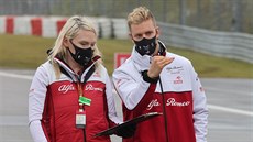 Mick Schumacher si prochází tra na Nürburgringu.