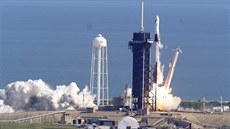 Soukromá společnost SpaceX vyslala z Floridy zásobovací loď k Mezinárodní... Soukromá společnost SpaceX vyslala z Floridy zásobovací loď k Mezinárodní...