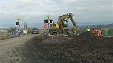 Práce na přejezdu u Anenské Studánky. Práce na přejezdu u Anenské Studánky.