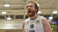 Děčínský pivot Robert Landa se vyhecoval jako zamlada. Děčínský pivot Robert Landa se vyhecoval jako zamlada.