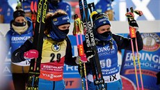 SESTRY ÖBERGOVY. Tak spolu stály na pódiu po sprintu v Kontiolahti: vlevo... SESTRY ÖBERGOVY. Tak spolu stály na pódiu po sprintu v Kontiolahti: vlevo...
