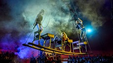 Záběr z představení Lexicon velšských akrobatů NoFit State Circus. Záběr z představení Lexicon velšských akrobatů NoFit State Circus.