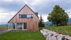 Oříškem byl poměrně úzký pozemek, se kterým se architektonický návrh vyrovnal... Oříškem byl poměrně úzký pozemek, se kterým se architektonický návrh vyrovnal...