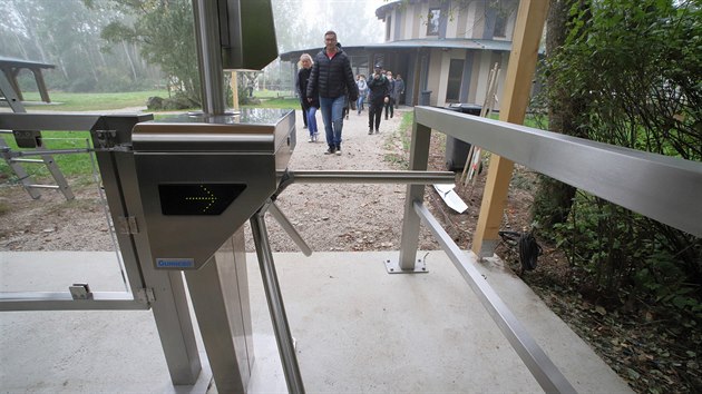 Nový turniket u vstupu do přírodní rezervace Soos