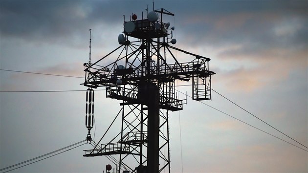 Nejvyšší padesátimetrový střední stožár s měřící technikou slouží i pro přenos internetu a telekomunikací.