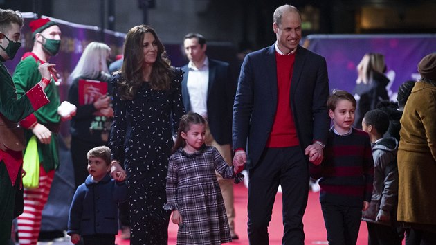 Princ William, vvodkyn Kate a jejich dti princ Louis, princezna Charlotte a princ George (Londn, 11. prosince 2020)