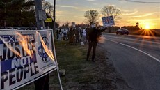 Lidé v USA protestují proti poprav Brandona Bernarda (10. prosince 2020)