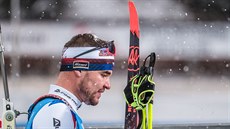 Michal Krčmář smutní po nepovedeném závěru stíhacího závodu v Hochfilzenu. Michal Krčmář smutní po nepovedeném závěru stíhacího závodu v Hochfilzenu.
