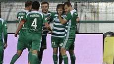 Vojtěch Novák (druhý zprava) slaví se spoluhráči z Bohemians vítězný gól proti... Vojtěch Novák (druhý zprava) slaví se spoluhráči z Bohemians vítězný gól proti...