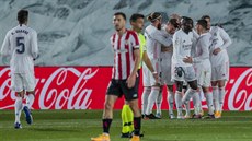 Fotbalisté Realu Madrid slaví gól Toniho Kroose v utkání s Bilbaem. Fotbalisté Realu Madrid slaví gól Toniho Kroose v utkání s Bilbaem.