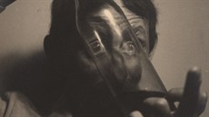 Vlasta Burian v představení Ulice zpívá z roku 1934 Vlasta Burian v představení Ulice zpívá z roku 1934