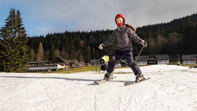 Prvn lyai a snowboardist vyuili oteven arel a o vkendu vyrazili na sjezdovku k hotelu Horal ve Velkch Karlovicch.