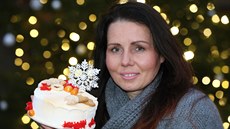 Cukrářka Klára Bucková z Teplic s vánočním dortem. Corpus Delicious. Cukrářka Klára Bucková z Teplic s vánočním dortem. Corpus Delicious.