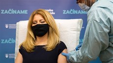 Slovenská prezidentka Zuzana aputová se nechává okovat vakcínou proti...