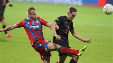 OSMIKA. Plzeský fotbalista David Limberský se raduje ze tvrtého titulu v roce 2016, na prstech ukazuje íslovku, kterou nosí na zádech. O dva roky získal jet páté ligové prvenství, poslední v kariée. 