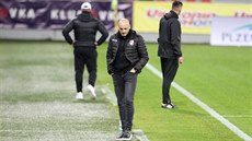 Trenér Plzně Adrián Guľa během zápasu proti Slavii. Trenér Plzně Adrián Guľa během zápasu proti Slavii.