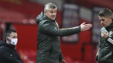 Ole Gunnar Solskjaer, trenér fotbalistů Manchesteru United, udílí pokyny během... Ole Gunnar Solskjaer, trenér fotbalistů Manchesteru United, udílí pokyny během...