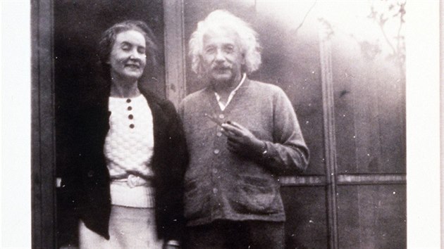 Margareta Ivanovna Konnkov na snmku s Albertem Einsteinem.