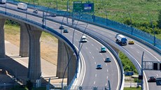 Radotínský dálniční most na pražském okruhu Radotínský dálniční most na pražském okruhu
