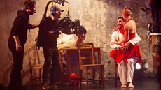 Cirk La Putyka hraje svou La Putyku pro diváky televize Naivo v rámci projektu...
