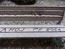 <p>Sněhový poprašek láká k psaní.</p> <p>Sněhový poprašek láká k psaní.</p>