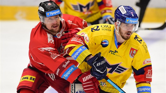 Momentka z dohrávky 9. kola hokejové extraligy mezi Olomoucí a Českými... Momentka z dohrávky 9. kola hokejové extraligy mezi Olomoucí a Českými...
