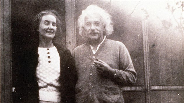Margareta Ivanovna Konnkov na snmku s Albertem Einsteinem