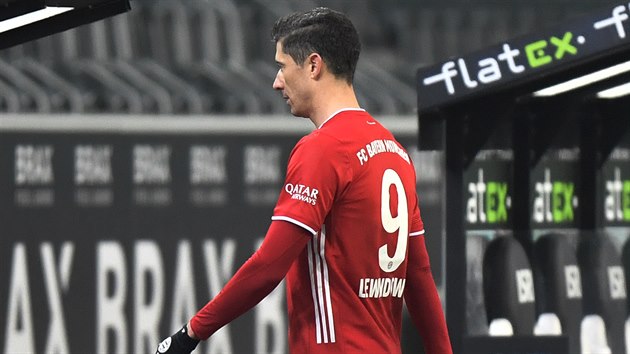 Robert Lewandowski zklaman z porky Bayernu Mnichov v zpase s Mnchengladbachem