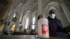 Kasička Tříkrálové sbírky v chebském chrámu sv. Mikuláše a Alžběty. Kasička Tříkrálové sbírky v chebském chrámu sv. Mikuláše a Alžběty.