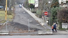 Obyvatelé jihlavské ulice Jiřího z Poděbrad si za tři roky už zvykli chodit po... Obyvatelé jihlavské ulice Jiřího z Poděbrad si za tři roky už zvykli chodit po...