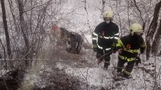 Sníh komplikuje dopravu na silnicích i v Královéhradeckém kraji. (7. ledna 2020) Sníh komplikuje dopravu na silnicích i v Královéhradeckém kraji. (7. ledna 2020)