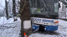 Ve středu ráno havaroval školní autobus na Jindřichohradecku, dva lidé se lehce... Ve středu ráno havaroval školní autobus na Jindřichohradecku, dva lidé se lehce...