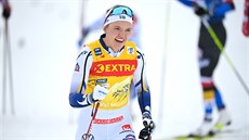 Linn Svahnová slaví v cíli klasické desítky s hromadným startem na Tour de Ski. Linn Svahnová slaví v cíli klasické desítky s hromadným startem na Tour de Ski.