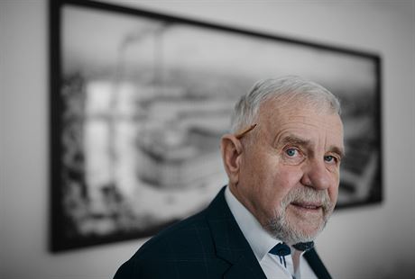 Podepsal jsem miliardovou směnku, vzpomíná majitel Koh-i-nooru na převzetí firmy ZASEDACÍ MÍSTNOST. Majitel Koh-i-nooru Vlastislav Bříza se světoznámou tužkou... | na serveru Lidovky.cz | aktuální zprávy