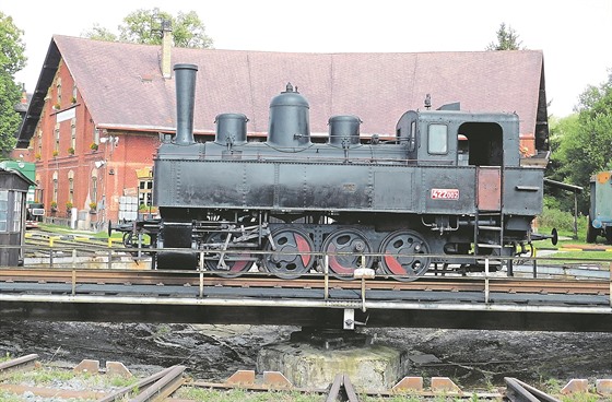 Parní lokomotiva 422.002, pronájem Malého bejka iní 75 tisíc korun za rok.