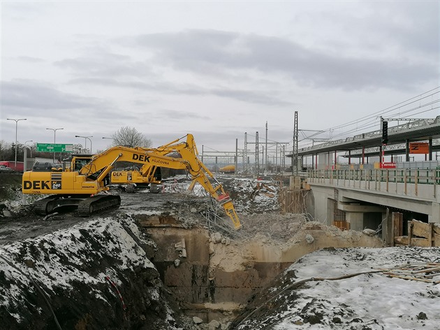 Demolice mostu na Zahradním Městě