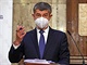 Premiér Andrej Babiš a ministr zdravotnictví Jan Blatný hovoří na tiskové...