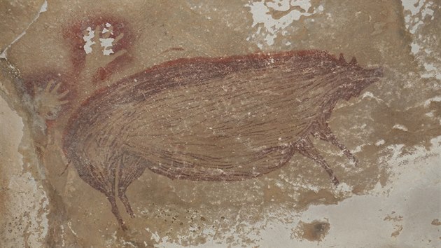 Archeologové v Indonésii objevili nejstarší známou jeskynní malbu. (14. ledna... Archeologové v Indonésii objevili nejstarší známou jeskynní malbu. (14. ledna...