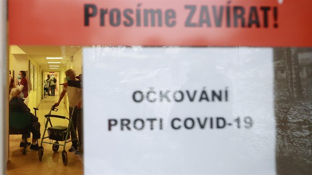 Okovac msto ve Fakultn nemocnici Krlovsk Vinohrady v Praze. (18. ledna 2021)