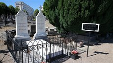 Hrob francouzského básníka Arthura Rimbauda v Charleville-Mezieres na východě... Hrob francouzského básníka Arthura Rimbauda v Charleville-Mezieres na východě...
