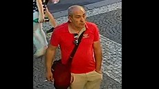 Policie pátrá po muži, který se pohyboval v Hradci Králové na třídě Komenského... Policie pátrá po muži, který se pohyboval v Hradci Králové na třídě Komenského...