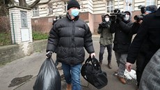 Bývalý místopředseda FAČR Roman Berbr opouští vazební věznici v Praze na... Bývalý místopředseda FAČR Roman Berbr opouští vazební věznici v Praze na...