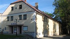 Budova kina v Kamenici nad Lipou tak dlouho chátrala, až musela být uzavřena.... Budova kina v Kamenici nad Lipou tak dlouho chátrala, až musela být uzavřena....