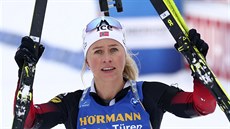 Norská biatlonistka Tiril Eckhoffová se raduje z vítzství ve sprintu v...